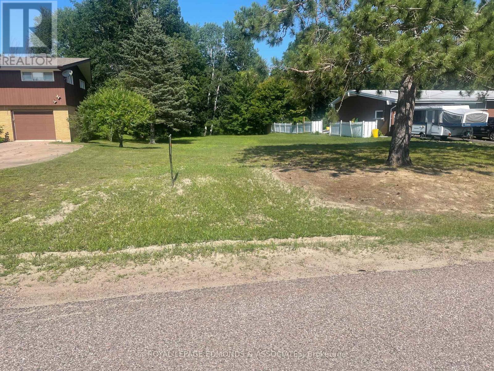 28 Barry Lot#17 Street, Laurentian Valley, Ontario