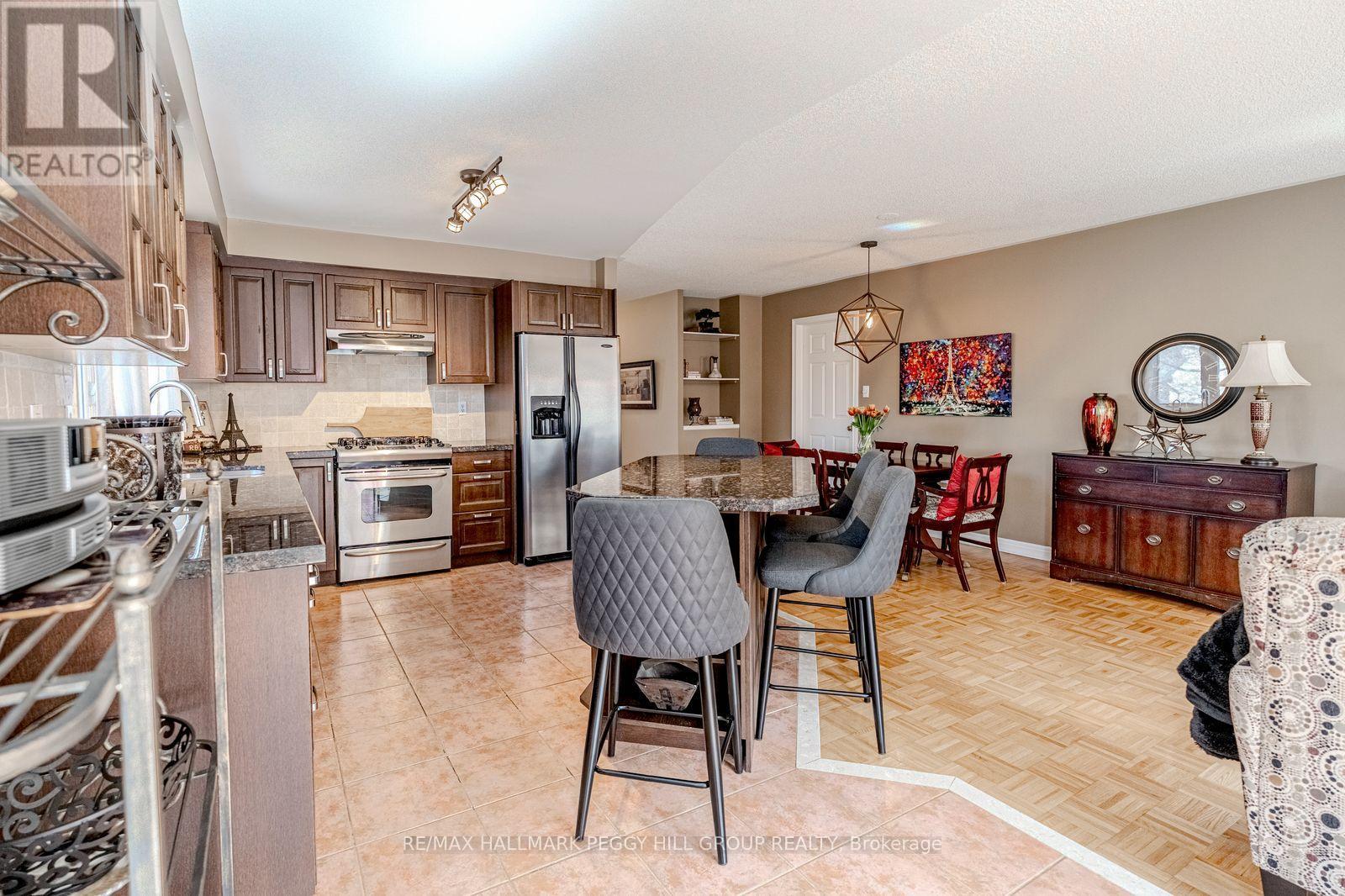 1 Valley View Court, Barrie (Bayshore), Ontario  L4N 0G7 - Photo 4 - S13560874