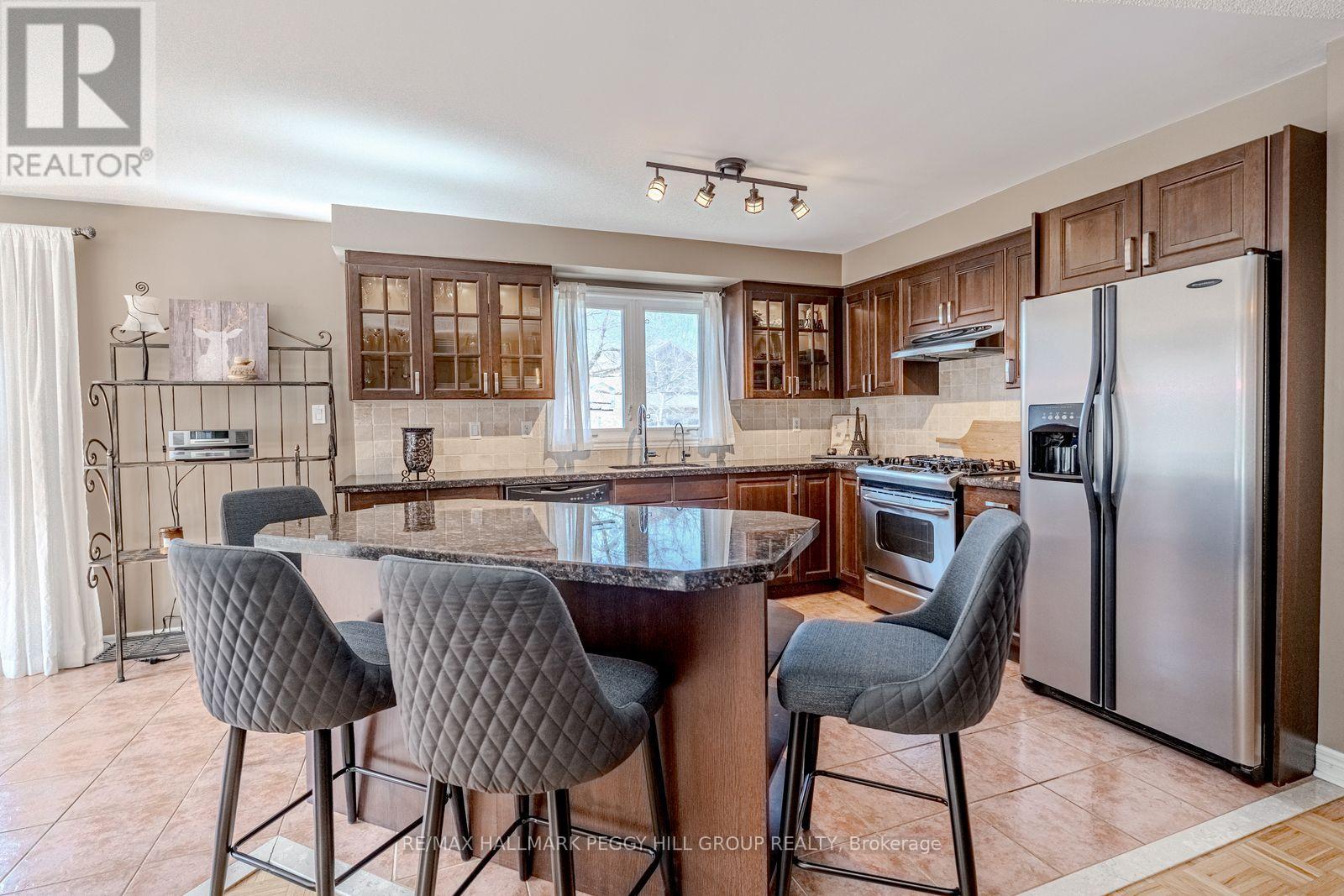 1 Valley View Court, Barrie (Bayshore), Ontario  L4N 0G7 - Photo 6 - S13560874