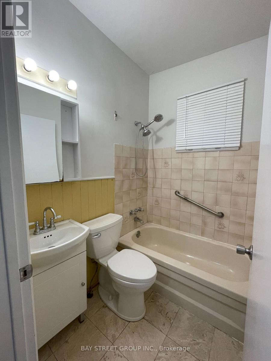 2 Norwalk Street, Toronto, Ontario M1J 2V1 - Photo 8 - E13526620