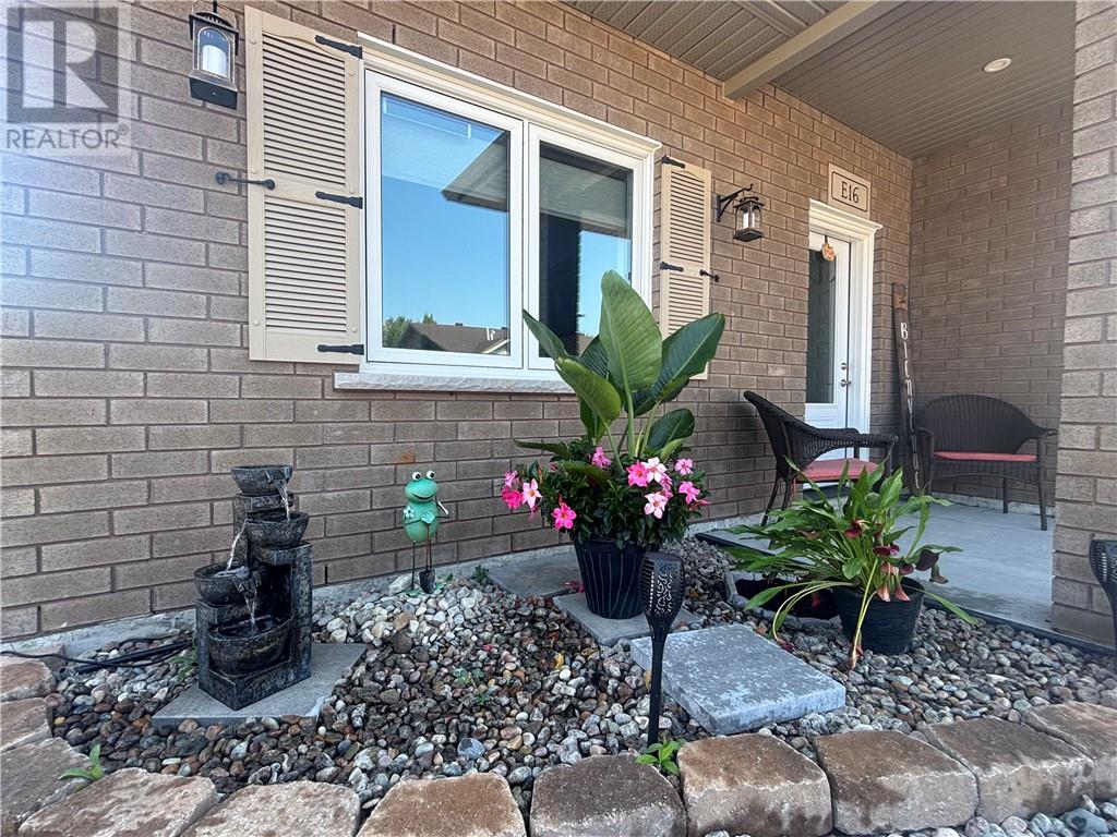 2512 Parkview Drive Unit# E16, Azilda, Ontario  P0M 1B0 - Photo 3 - 2129169