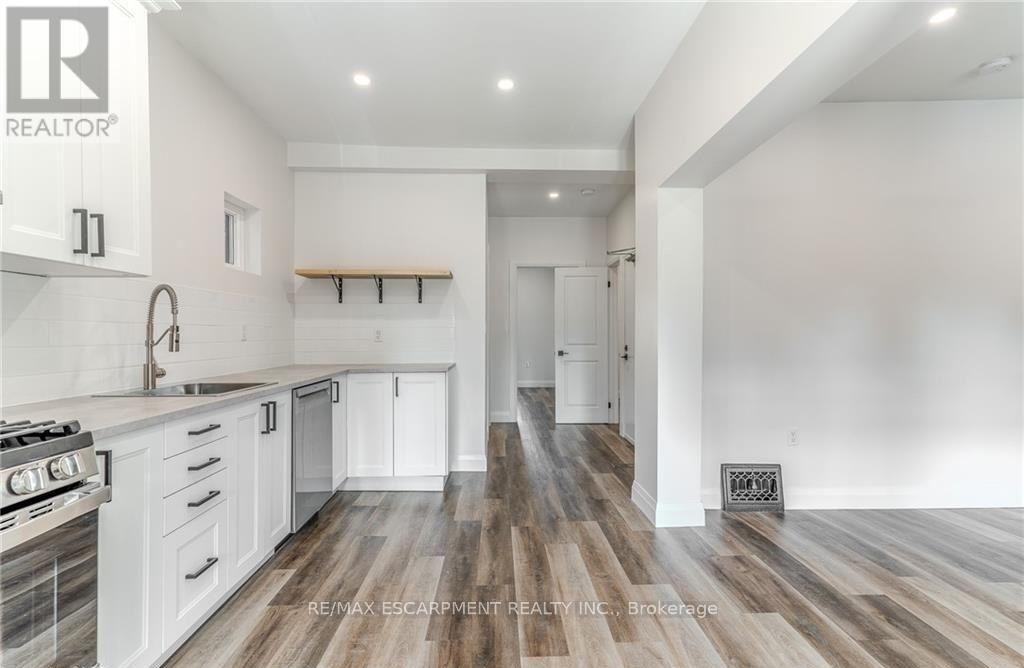 1 - 50 Burris Street, Hamilton, Ontario  L8M 2J4 - Photo 2 - X13560778