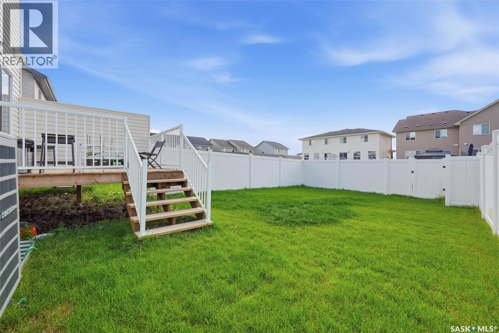 210 Schmeiser Bend, Saskatoon, Saskatchewan  S7V 1P7 - Photo 36 - SK042377