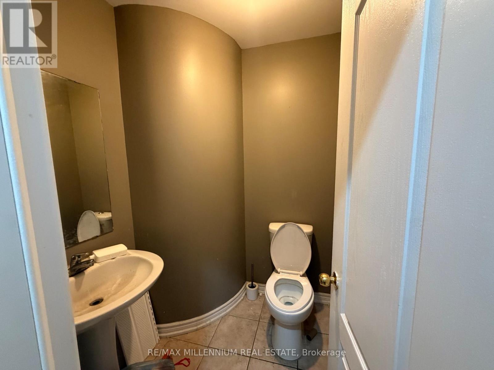 Upper - 33 Nomad Crescent, Brampton, Ontario  L6Y 5N5 - Photo 13 - W13557956