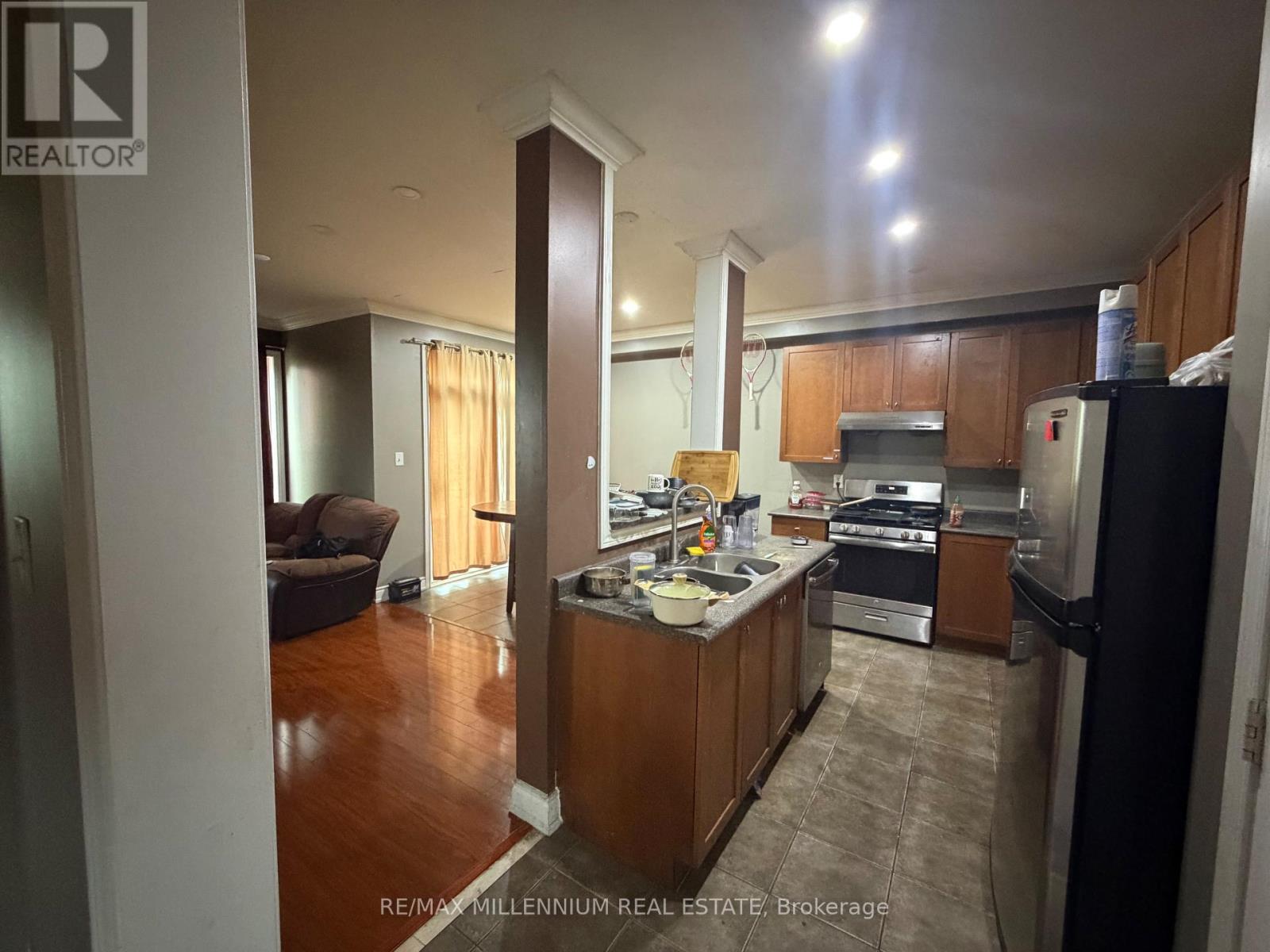 Upper - 33 Nomad Crescent, Brampton, Ontario  L6Y 5N5 - Photo 8 - W13557956