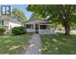 74 HELENE Crescent, waterloo, Ontario