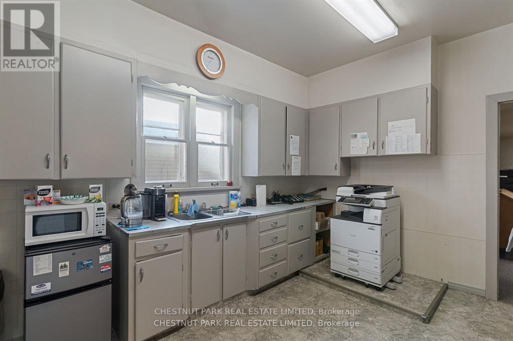238 Highland Street, Dysart Et Al, Ontario  K0M 1S0 - Photo 13 - X12703452