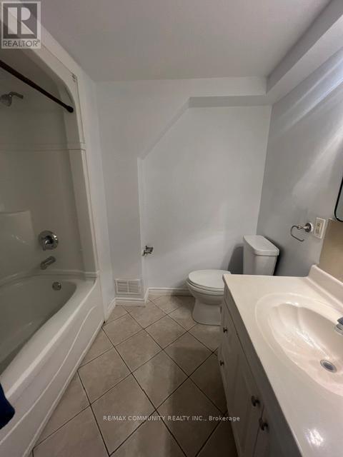 Bsmt - 166 St Lawrence Drive, Welland, Ontario  L3C 7H3 - Photo 10 - X13528554