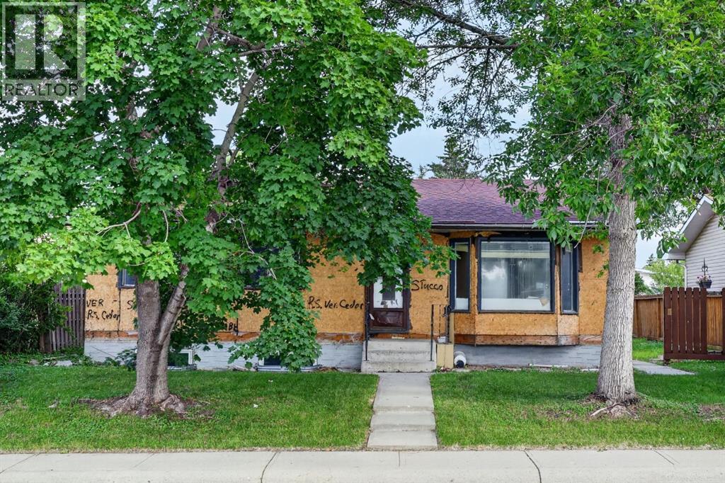 256 Pinemill Road NE, Calgary, Alberta