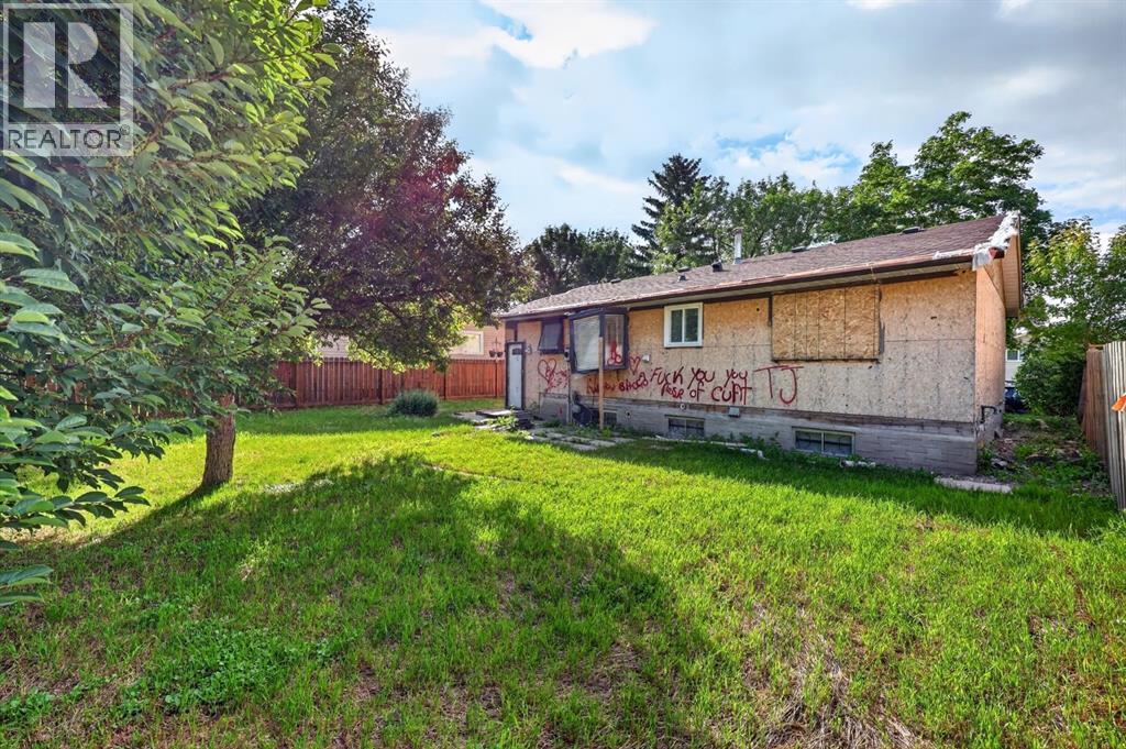 256 Pinemill Road NE, Calgary, Alberta  T1Y 2E2 - Photo 6 - A2328621