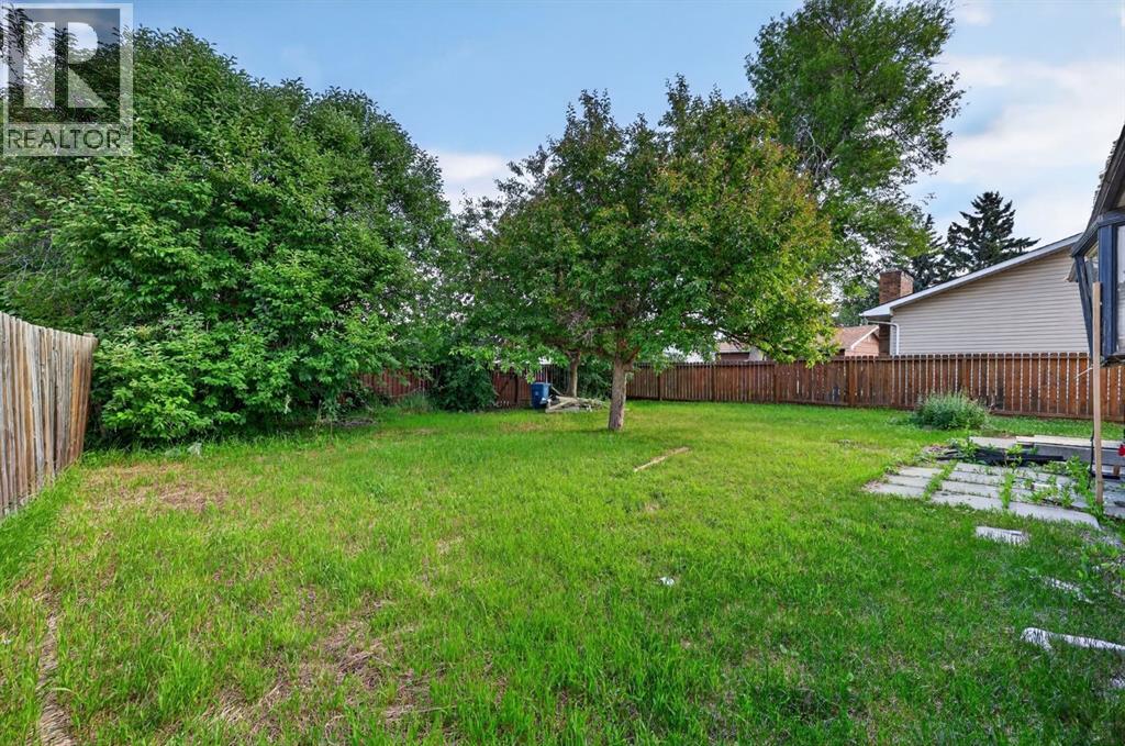 256 Pinemill Road NE, Calgary, Alberta  T1Y 2E2 - Photo 7 - A2328621