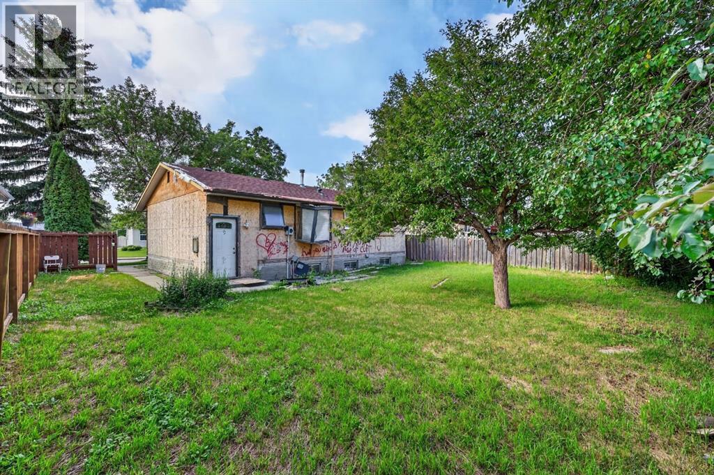 256 Pinemill Road NE, Calgary, Alberta  T1Y 2E2 - Photo 5 - A2328621