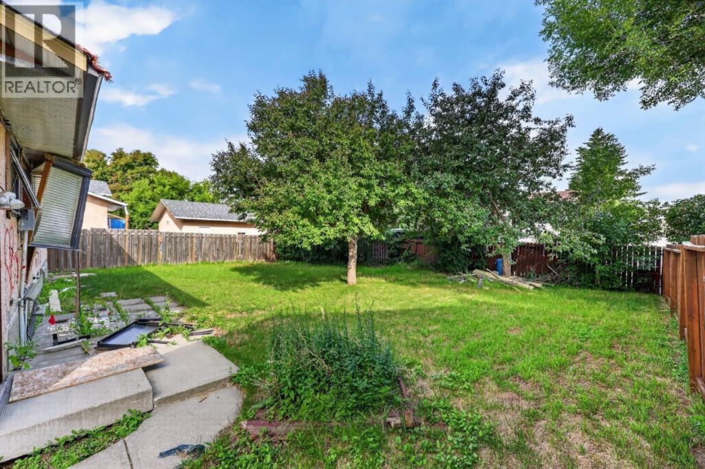 256 Pinemill Road NE, Calgary, Alberta  T1Y 2E2 - Photo 4 - A2328621
