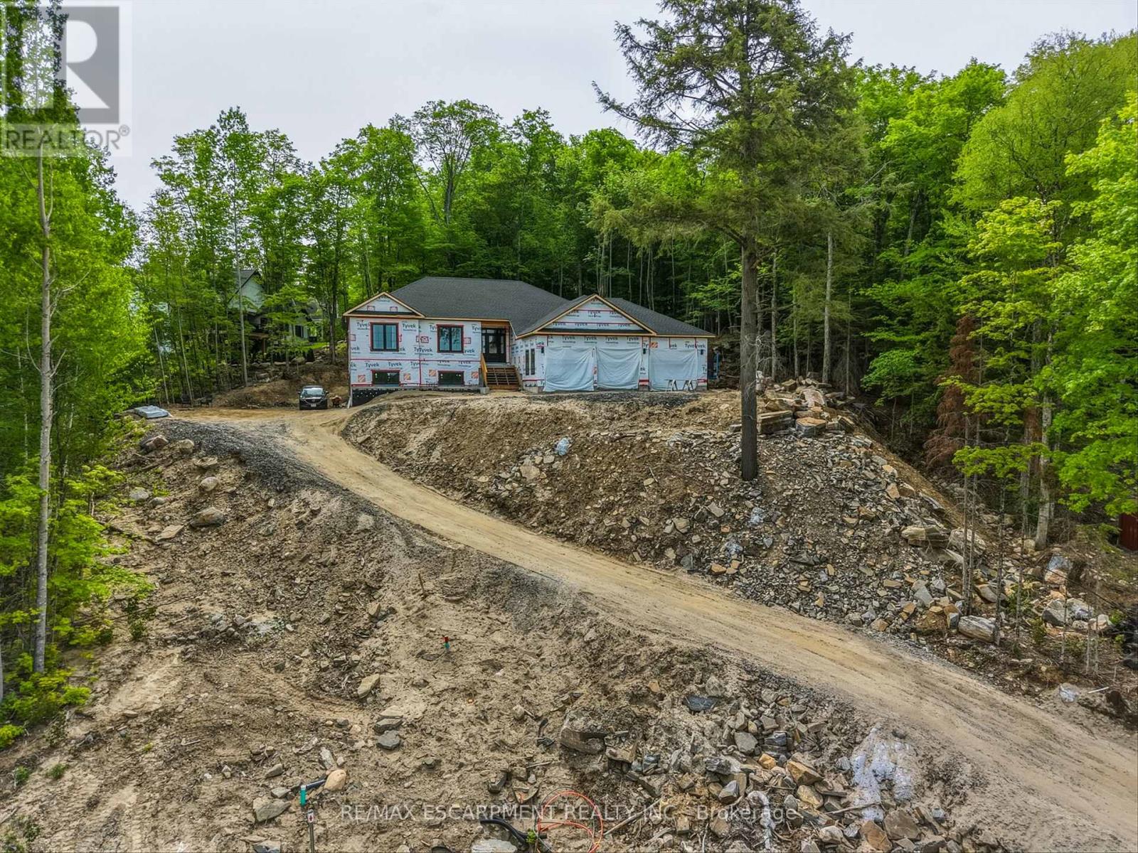 8 Glen Eagle Court, Huntsville, Ontario  P1H 1B1 - Photo 2 - X13434998