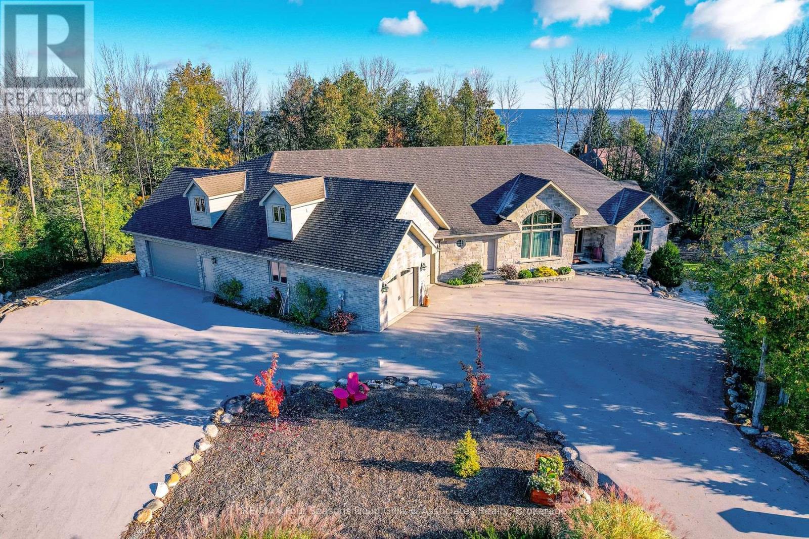 135 Algonquin Drive, Meaford, Ontario  N4L 0A7 - Photo 1 - X13561086