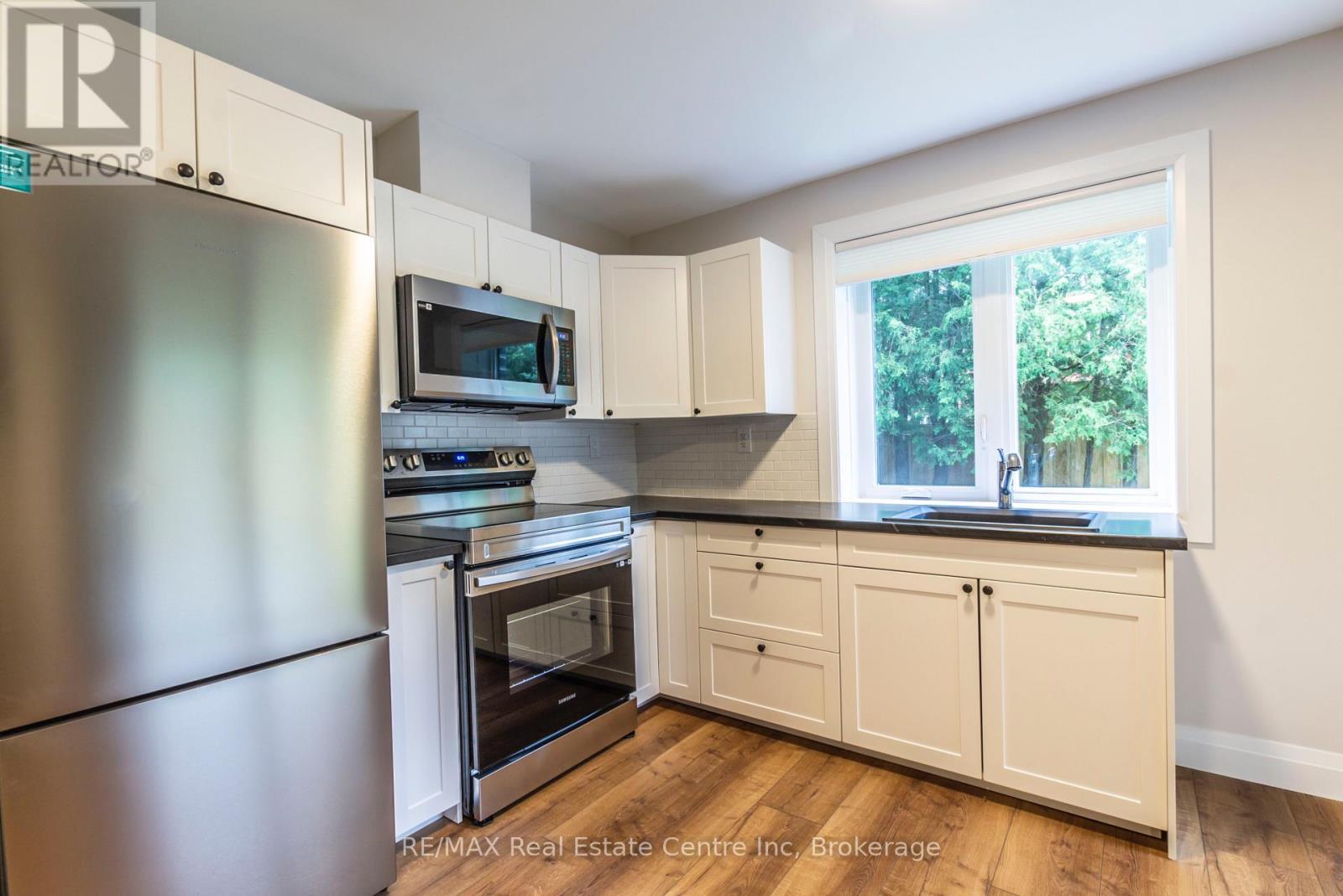 19 Ferris Circle Lane, Guelph (Clairfields/hanlon Business Park), Ontario  N1G 4X2 - Photo 12 - X13561162