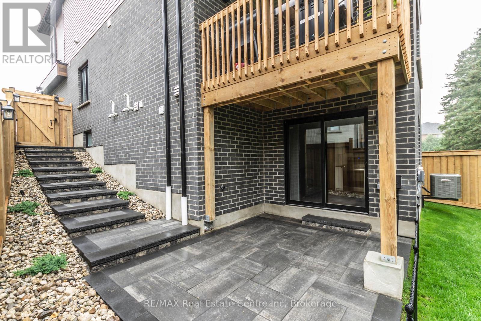 19 Ferris Circle Lane, Guelph (Clairfields/hanlon Business Park), Ontario  N1G 4X2 - Photo 5 - X13561162