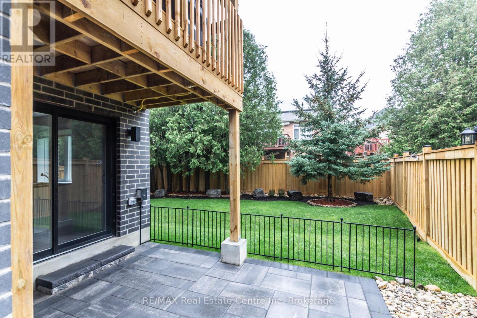 19 Ferris Circle Lane, Guelph (Clairfields/hanlon Business Park), Ontario  N1G 4X2 - Photo 6 - X13561162