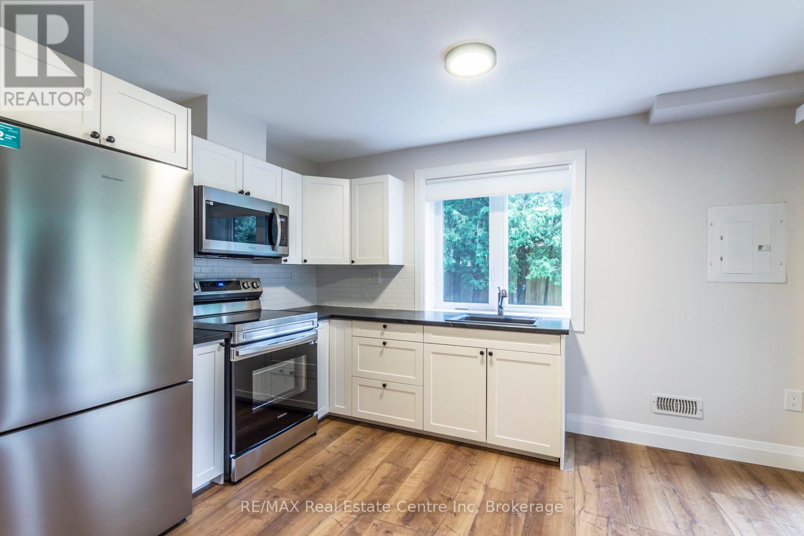 19 Ferris Circle Lane, Guelph (Clairfields/hanlon Business Park), Ontario  N1G 4X2 - Photo 8 - X13561162