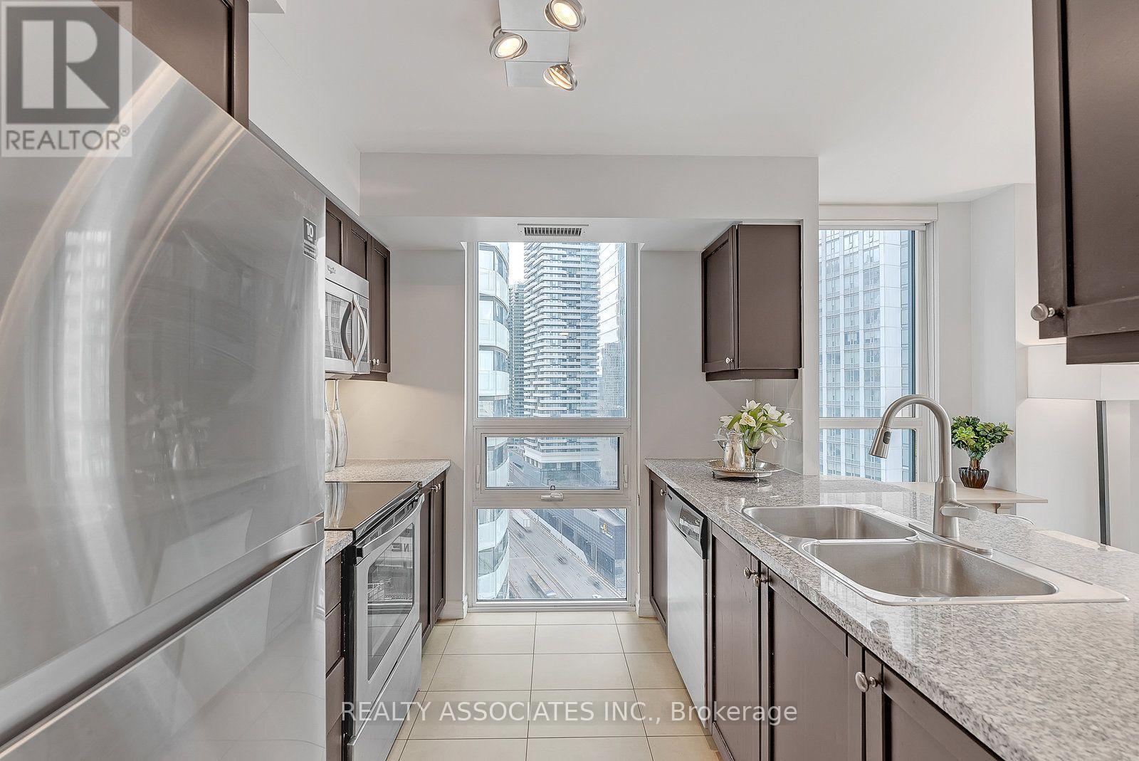 2710 - 19 Grand Trunk Crescent, Toronto, Ontario  M5J 3A3 - Photo 18 - C13560982