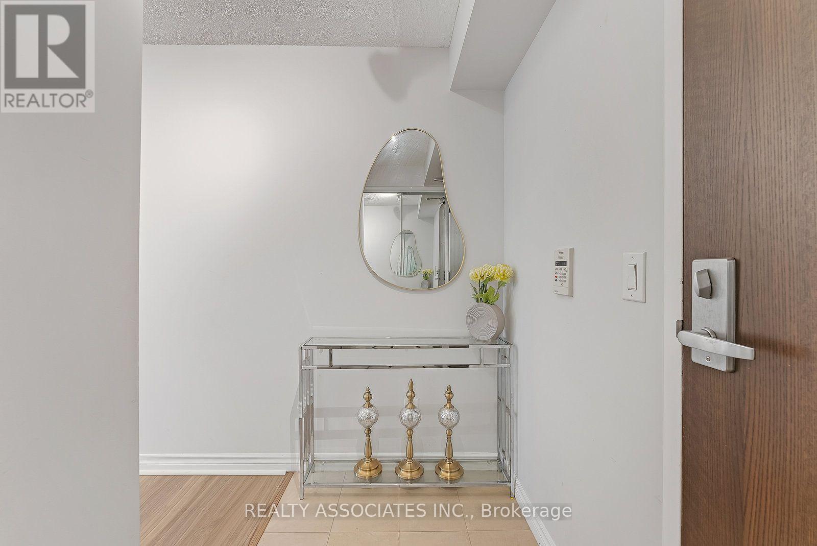 2710 - 19 Grand Trunk Crescent, Toronto, Ontario  M5J 3A3 - Photo 2 - C13560982
