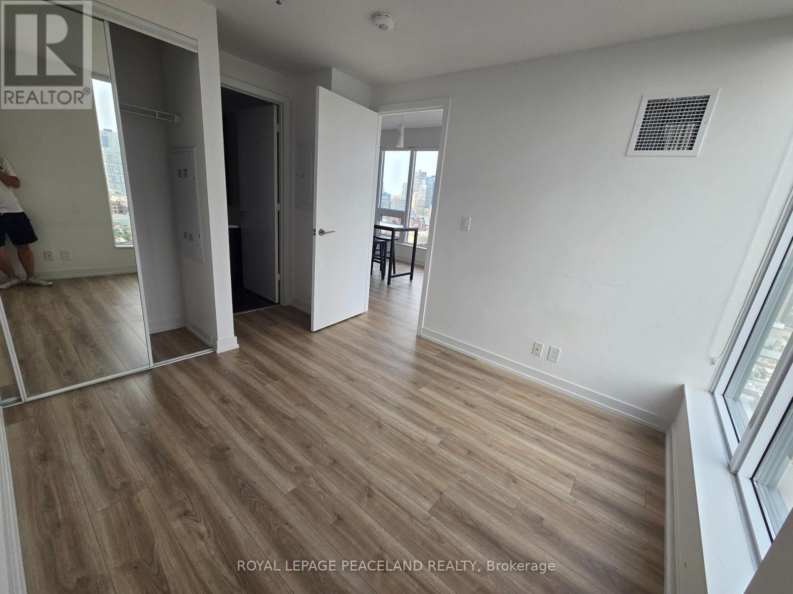 2308 - 203 College Street, Toronto, Ontario  M5T 1P9 - Photo 5 - C13561116