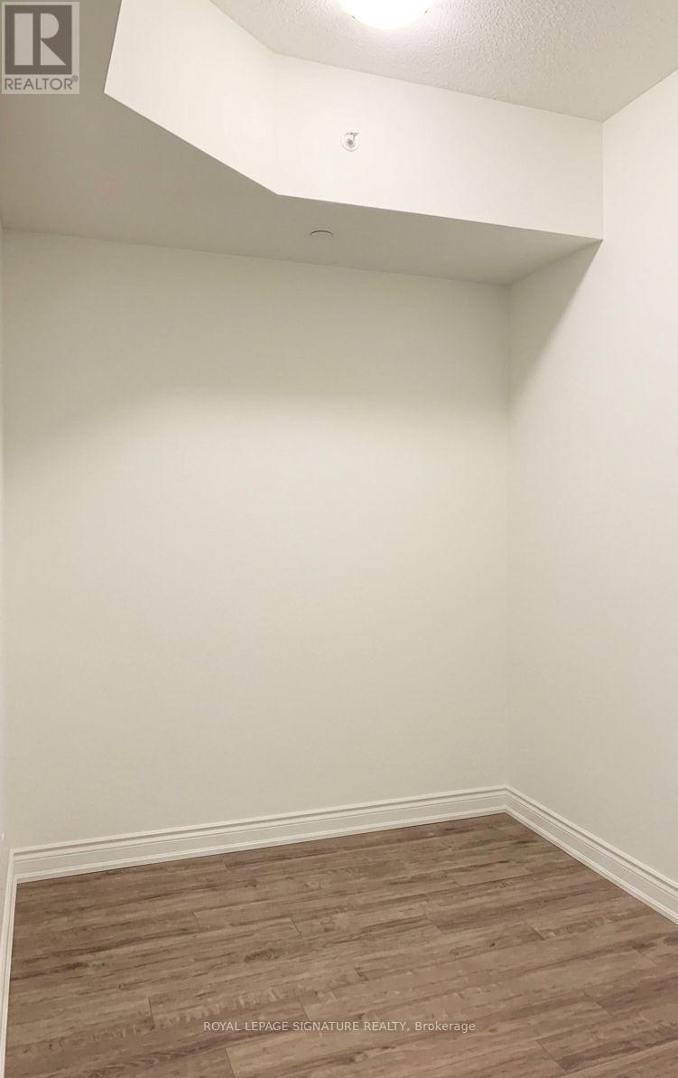 512 - 9618 Yonge Street, Richmond Hill (North Richvale), Ontario  L4C 0X5 - Photo 4 - N13561008