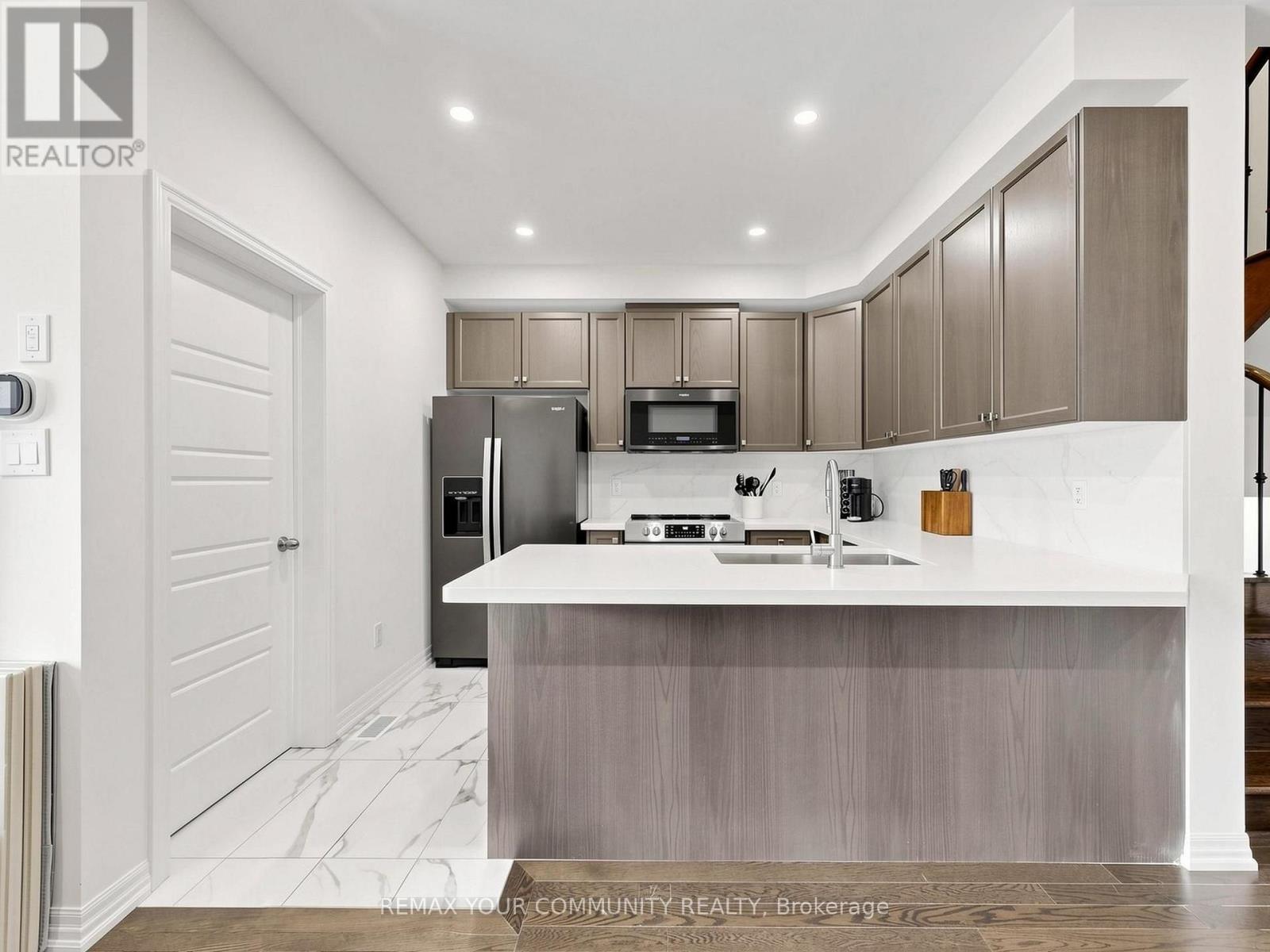 51 Vantage Loop, Newmarket, Ontario  L3X 0K9 - Photo 14 - N13561020