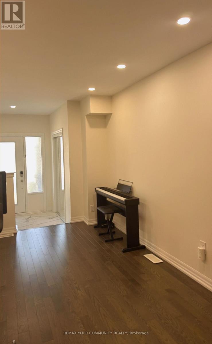 51 Vantage Loop, Newmarket, Ontario  L3X 0K9 - Photo 22 - N13561020