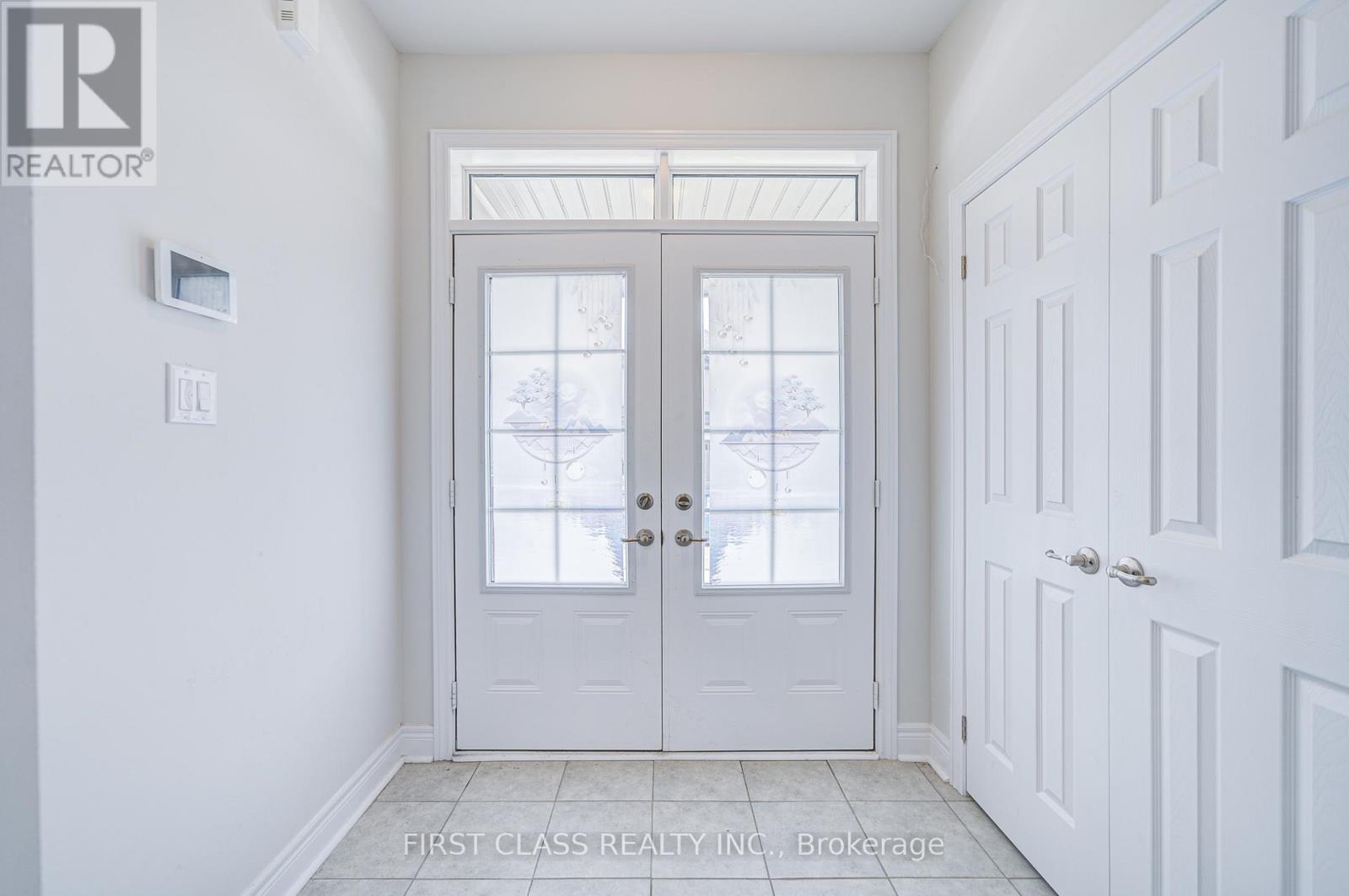 8 Nigh Drive, Markham, Ontario  L3S 0G4 - Photo 3 - N13561156