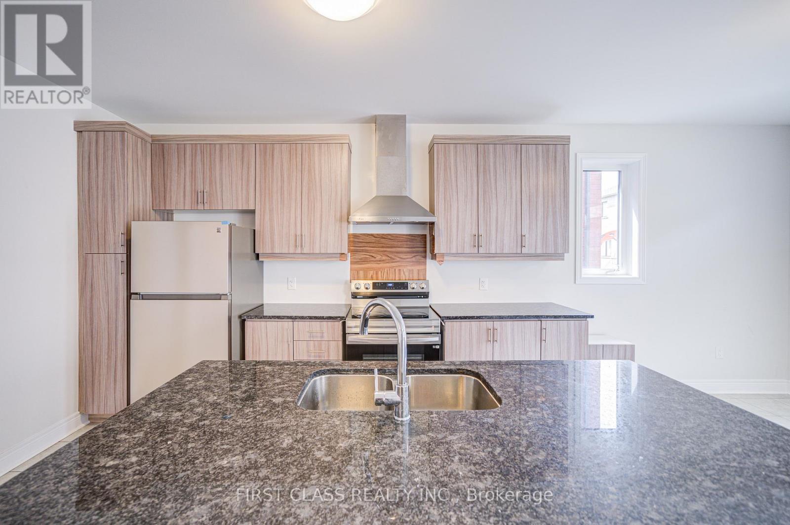 8 Nigh Drive, Markham, Ontario  L3S 0G4 - Photo 8 - N13561156