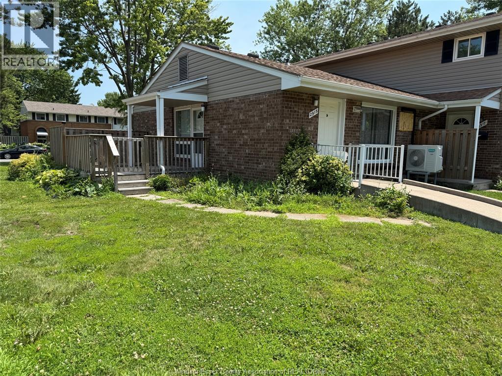 2915 Meadowbrook Lane Unit# 10, Windsor, Ontario  N8T 3C4 - Photo 3 - 26016887