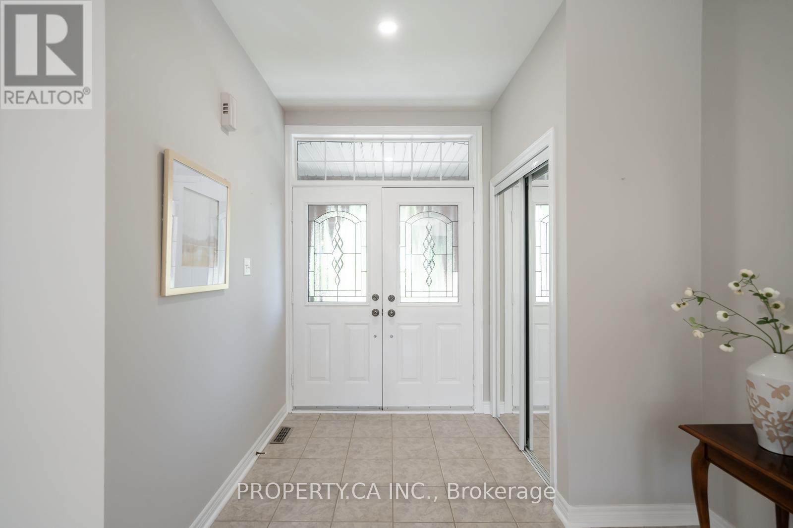 1143 Carding Mill Place, Mississauga, Ontario  L5W 1C4 - Photo 2 - W13561032