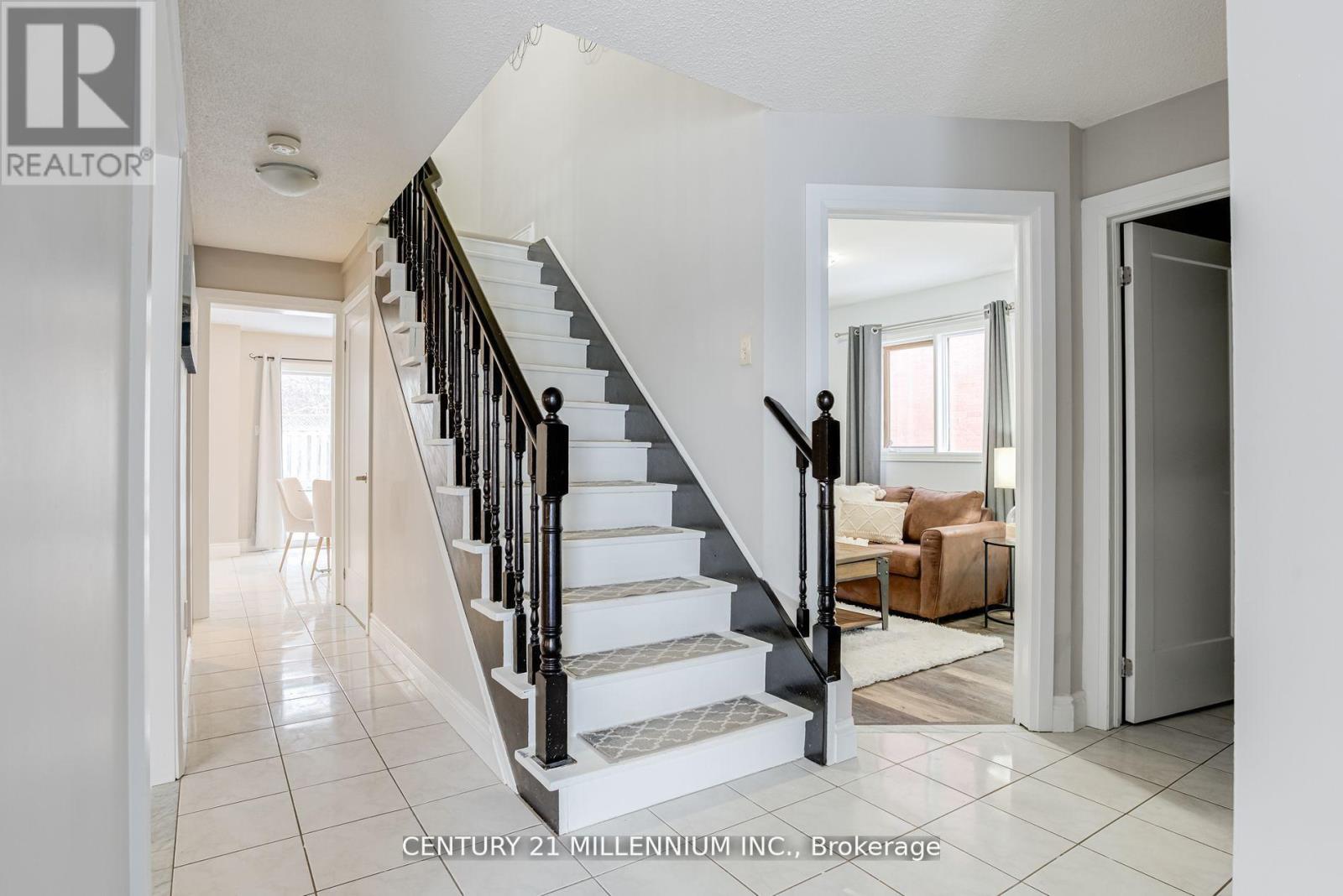 239 Lisa Marie Drive, Orangeville, Ontario  L9W 4P6 - Photo 3 - W13561110