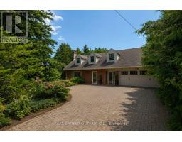 302 BURNHAMTHORPE ROAD, Toronto, Ontario