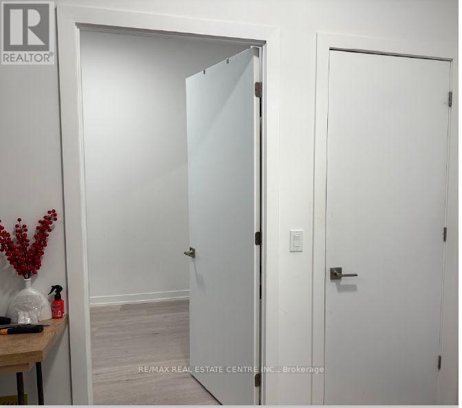 111 - 2501 Saw Whet Boulevard E, Oakville, Ontario L6M 5N2 - Photo 11 - W13561146