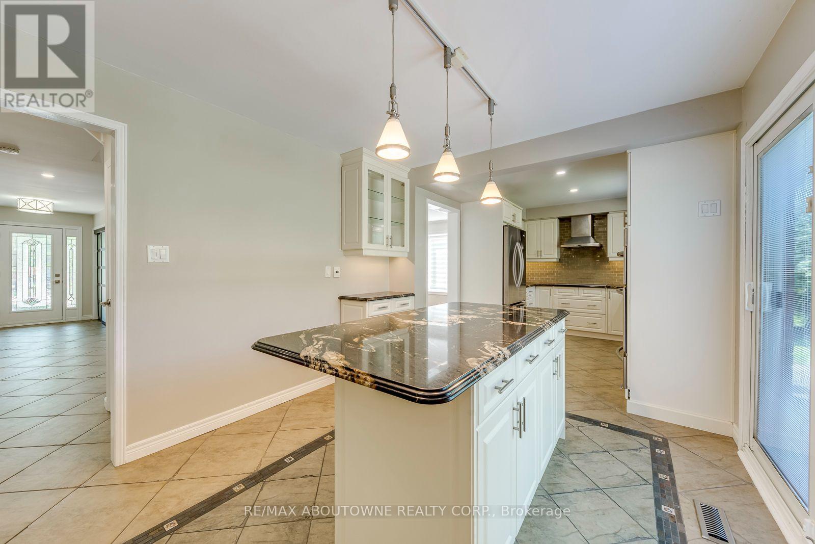 1124 Notley Crescent, Oakville, Ontario L6M 1H4 - Photo 16 - W13561188