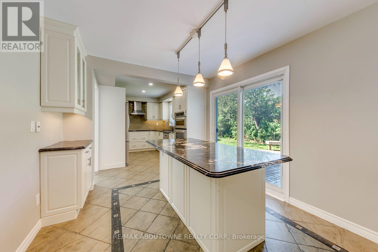 1124 Notley Crescent, Oakville, Ontario L6M 1H4 - Photo 17 - W13561188