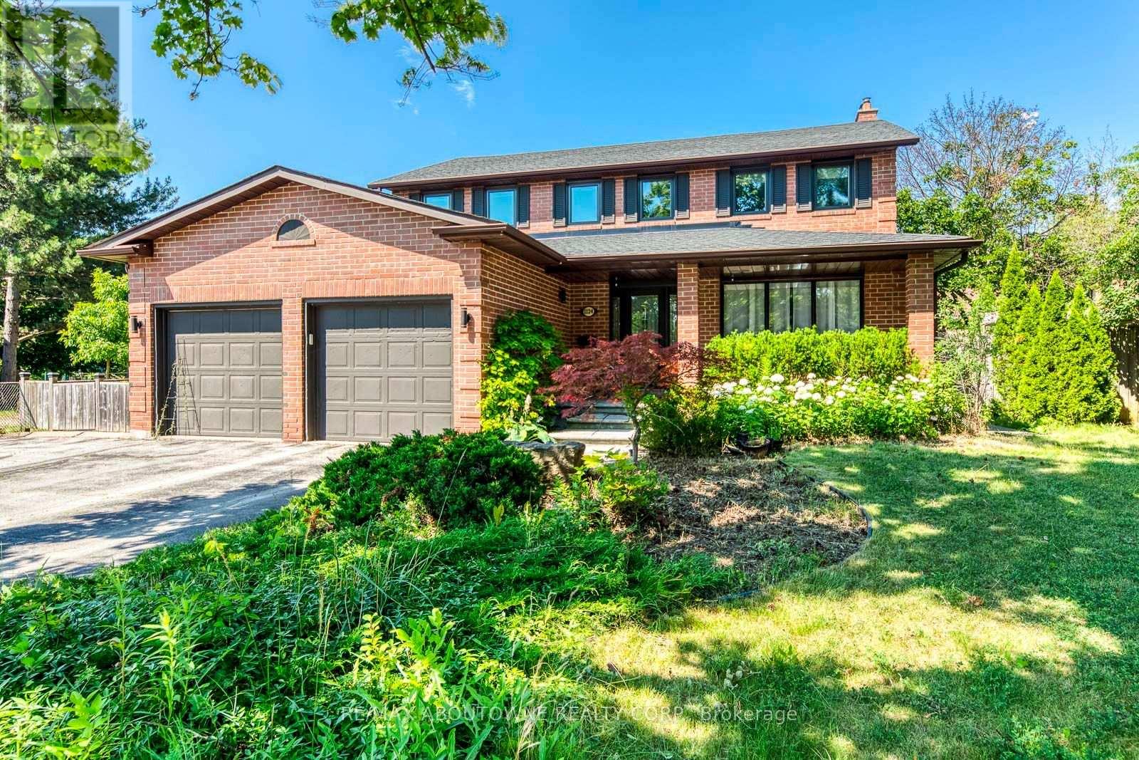 1124 Notley Crescent, Oakville, Ontario L6M 1H4 - Photo 2 - W13561188