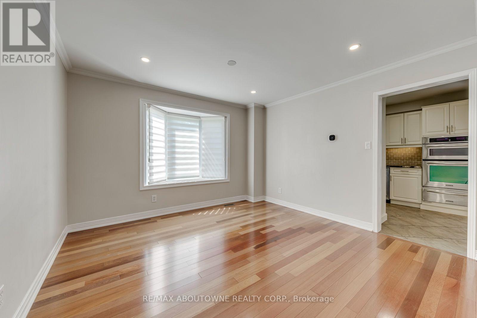 1124 Notley Crescent, Oakville, Ontario L6M 1H4 - Photo 8 - W13561188