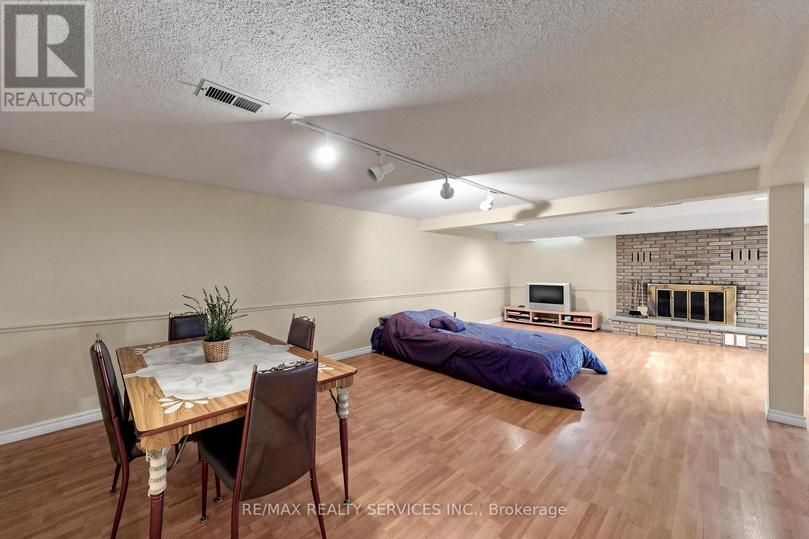 34 Granby Court, Brampton, Ontario  L6S 5K1 - Photo 38 - W13561190