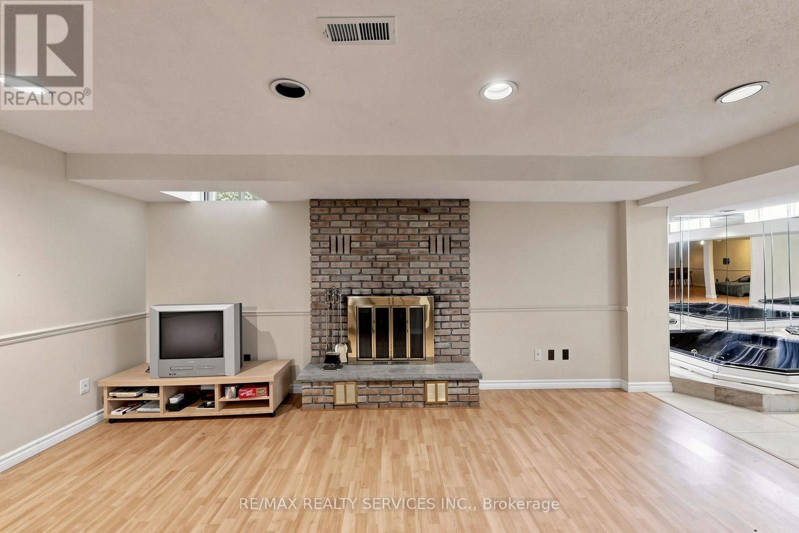 34 Granby Court, Brampton, Ontario  L6S 5K1 - Photo 39 - W13561190