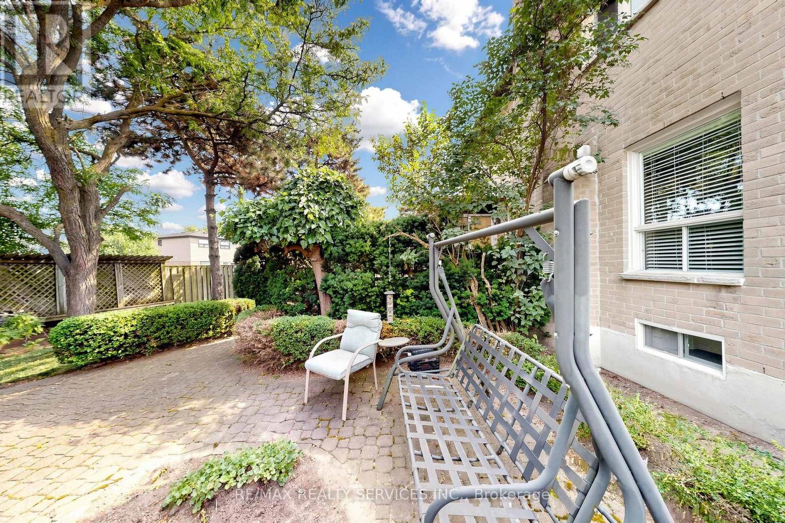 34 Granby Court, Brampton, Ontario  L6S 5K1 - Photo 46 - W13561190