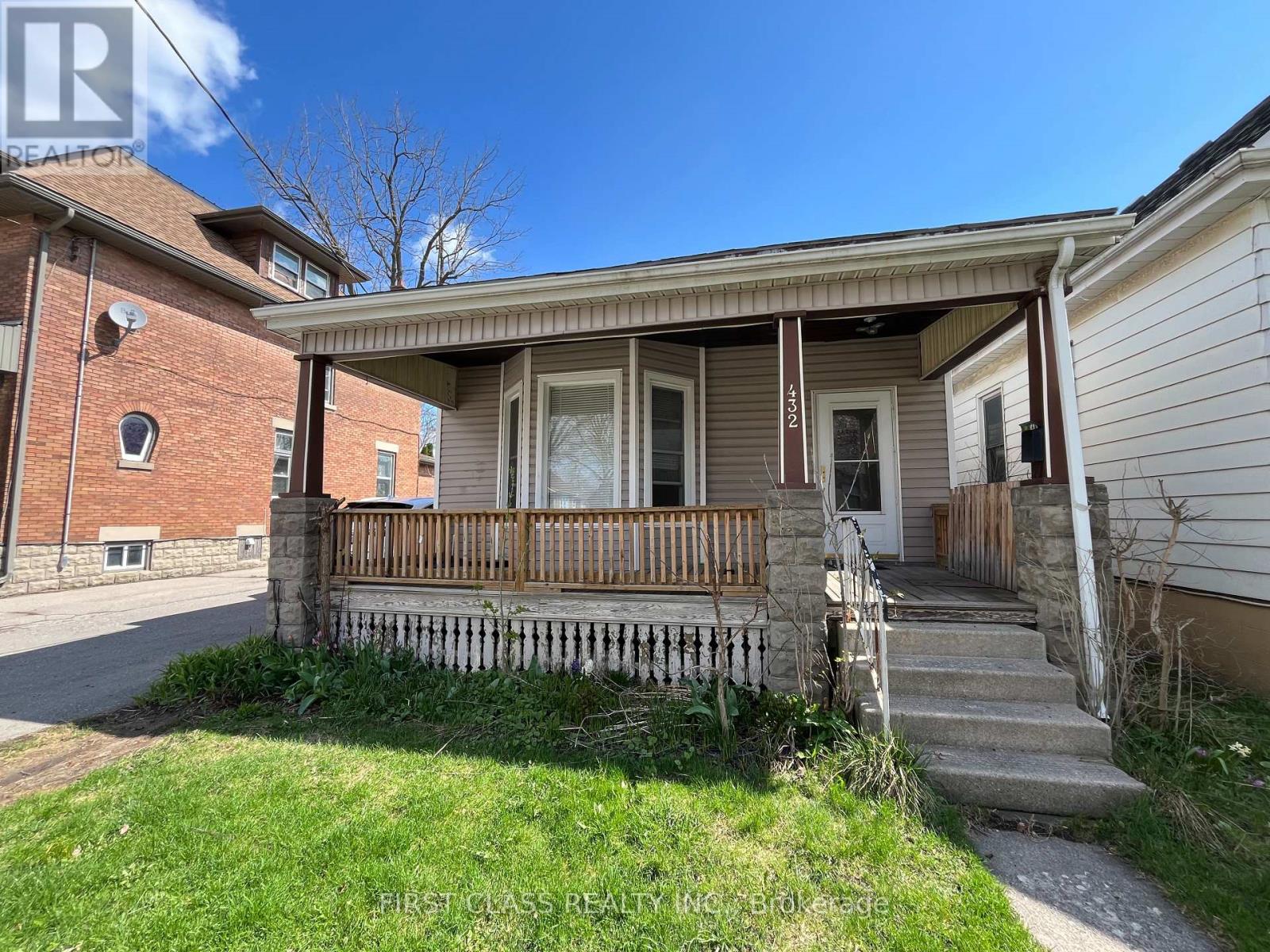 432 Charlotte Street, London East, Ontario  N5W 4A4 - Photo 1 - X13561062