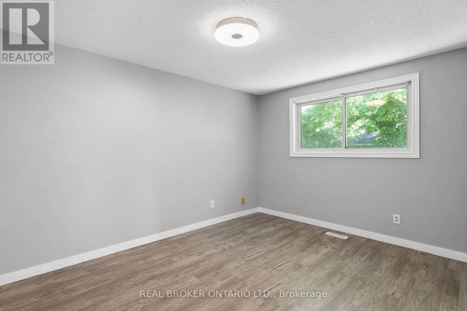 74 Helene Crescent, Waterloo, Ontario  N2L 5E5 - Photo 14 - X13561254