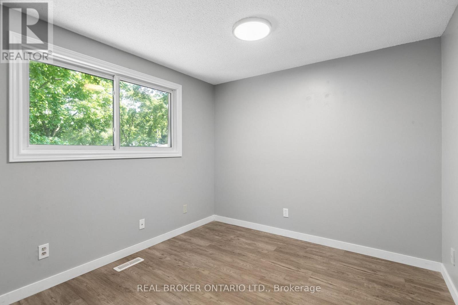 74 Helene Crescent, Waterloo, Ontario  N2L 5E5 - Photo 15 - X13561254