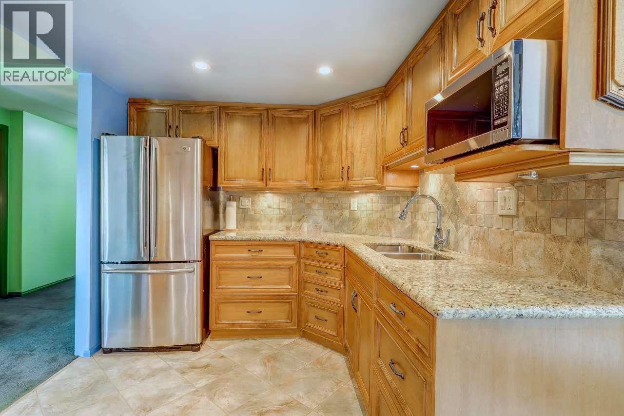304 728 Farrow Street, Coquitlam, British Columbia  V3J 3S6 - Photo 6 - R3144178