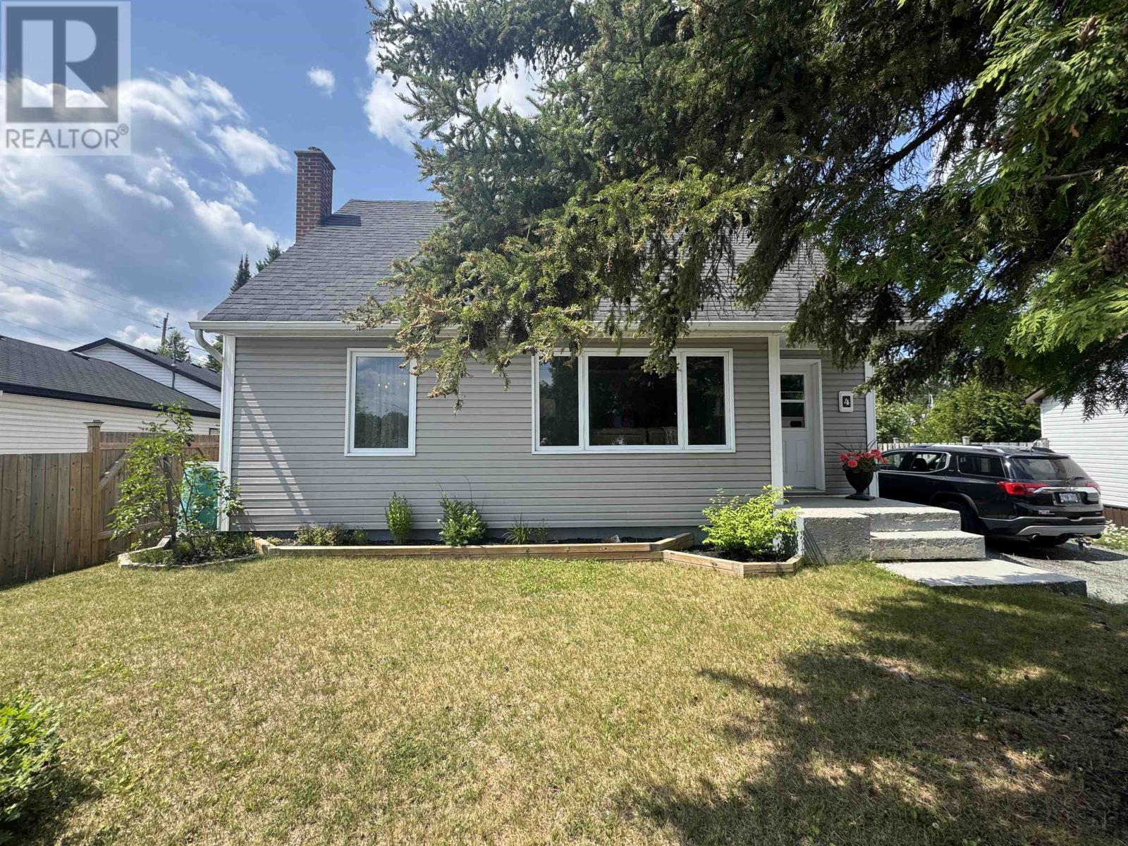 4 Adjala AVE, Manitouwadge, Ontario