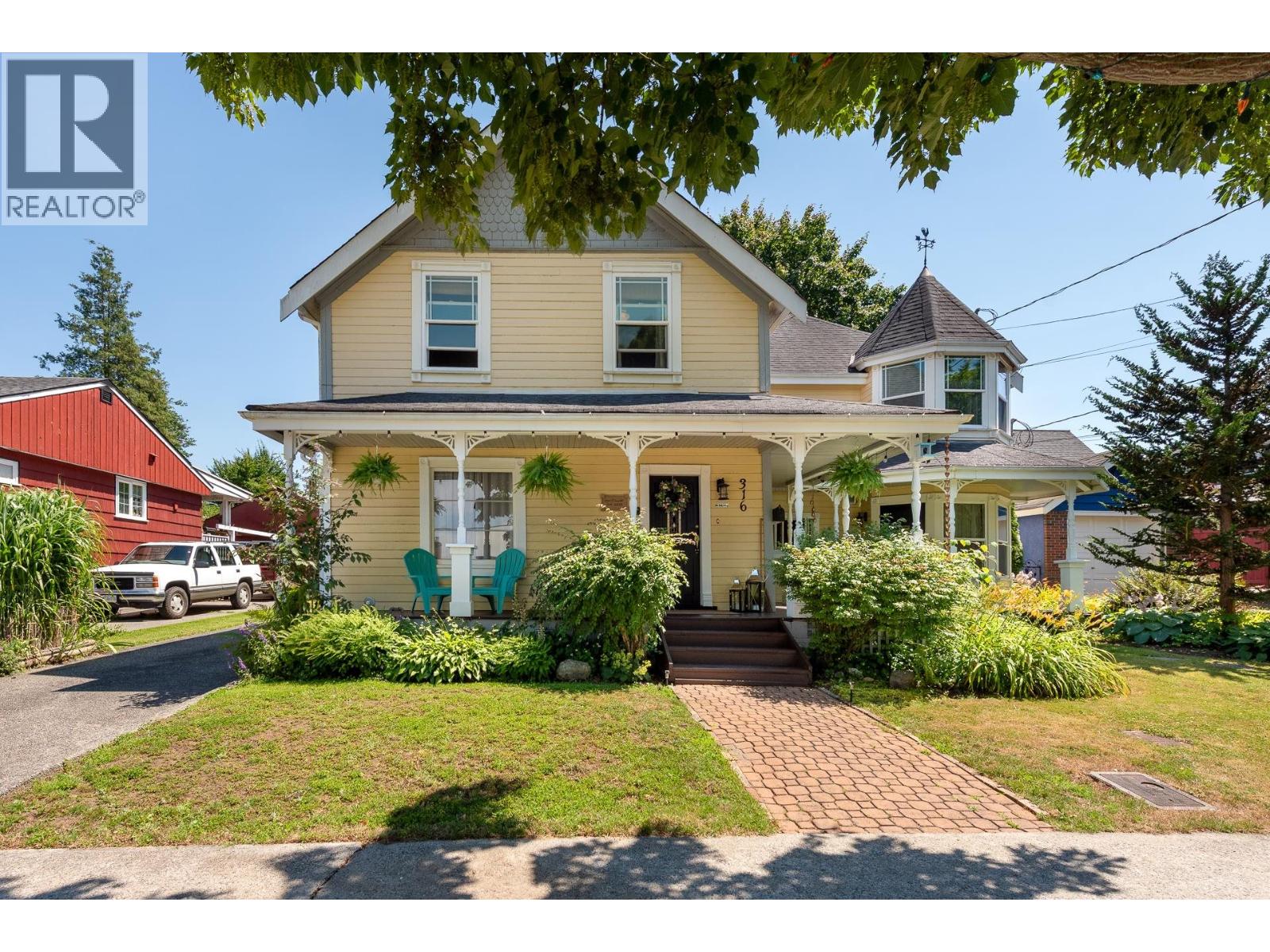 316 Durham Street, New Westminster, British Columbia V3L 1X3 - Photo 3 - R3145986