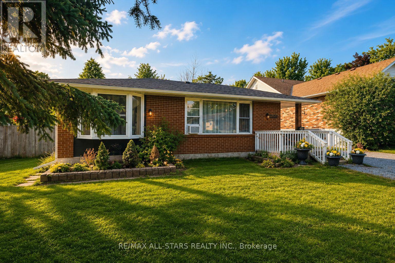 340 Walter Drive, Georgina, Ontario  L4P 3A7 - Photo 1 - N13505488